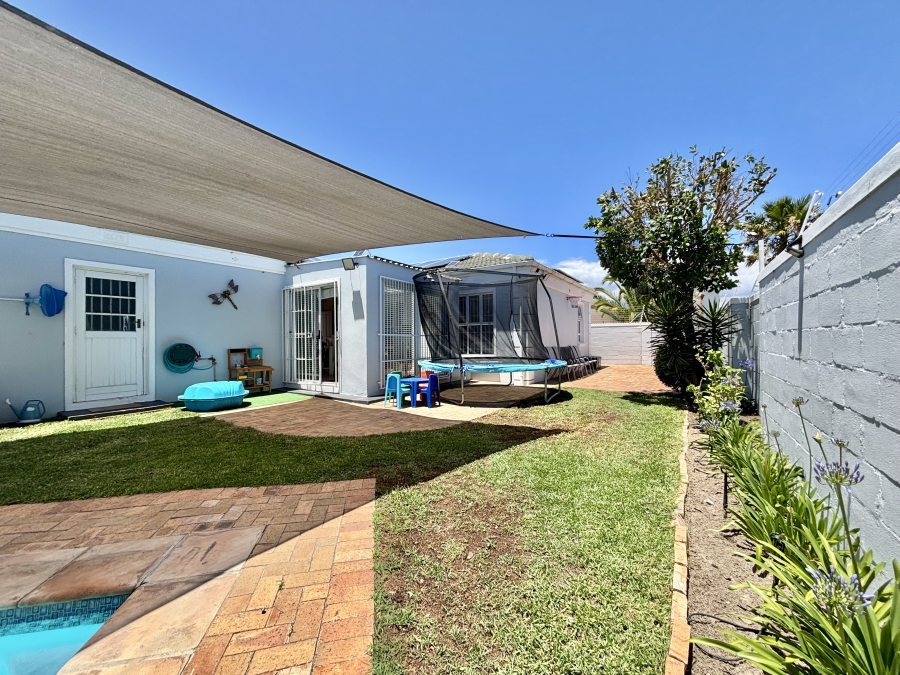 3 Bedroom Property for Sale in Sunningdale Western Cape